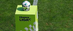 Lopta a logo Chance Ligy