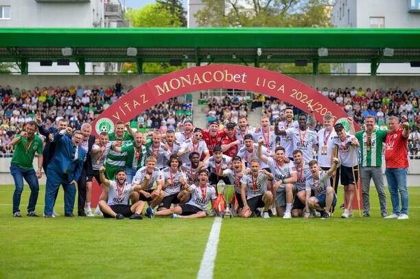 Víťazmi 2. ligy v sezóne 2024/2025 sa stali futbalisti Prešova.
