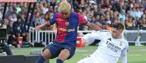 Lamine Yamal (Barcelona) vs. Federico Valverde (Real Madrid).