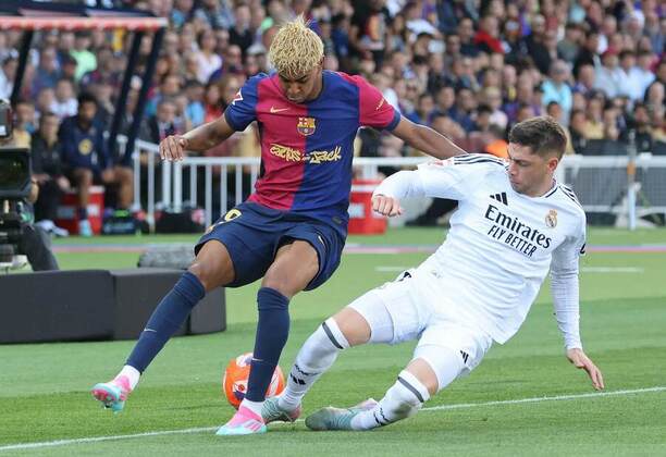 Lamine Yamal (Barcelona) vs. Federico Valverde (Real Madrid).