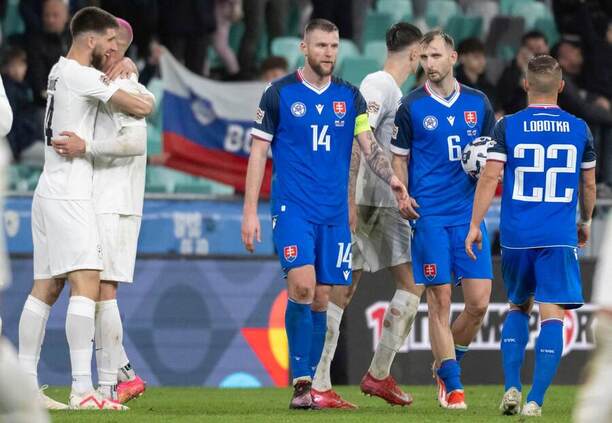 Kapitán Milan Škriniar so spoluhráčmi.