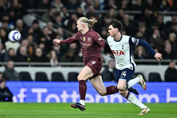 Erling Haaland (Man City) a Archie Gray (Tottenham).