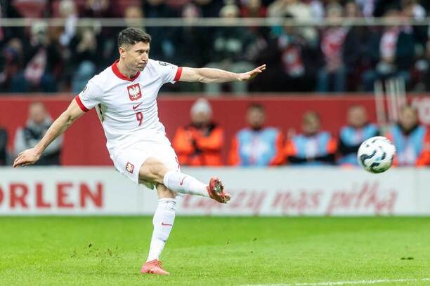 Poľsko proti Holandsku povedie z pozície kapitána Robert Lewandowski.