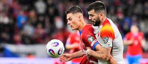Presadí sa gólovo český útočník Patrik Schick (vľavo) aj v odvete proti Čiernej Hore v rámci kvalifikácie na MS vo futbale 2026?