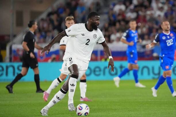 Nemecký stopér Antonio Rüdiger má za sebou hrôzostrašný zápas proti Slovensku.