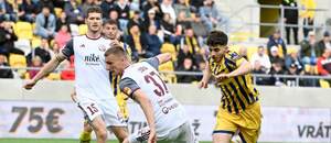 Ammar Ramadan (DAC) v súboji s Jakubom Lukom (Podbrezová). Ammar Ramadan (DAC) v súboji s Jakubom Lukom (Podbrezová).