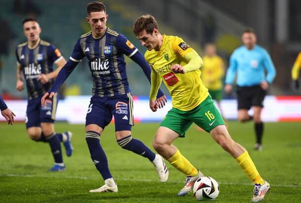 Vľavo Michal Faško (ešte v drese FC Košice) a Patrik Iľko (MŠK Žilina).
