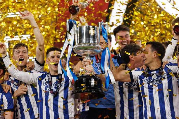 Hráči Realu Sociedad s&nbsp;trofejou Copa del Rey