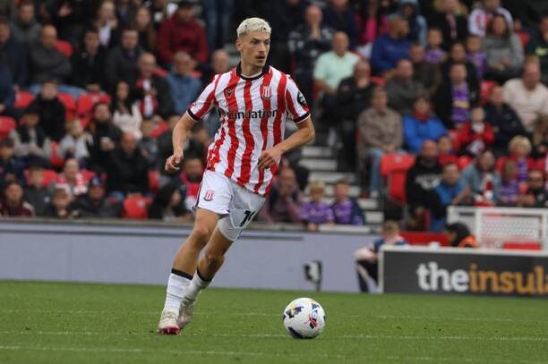 Slovenský reprezentant Tomáš Rigo v drese Stoke City. Slovenský reprezentant Tomáš Rigo v drese Stoke City.