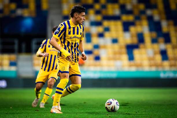 Bude sa pravý krídelník Damir Redzic (v popredí) z tímu FC DAC 1904 Dunajská Streda tešiť so svojimi spoluhráčmi z postupu do osemfinále Slovnaft Cupu 2025/26?