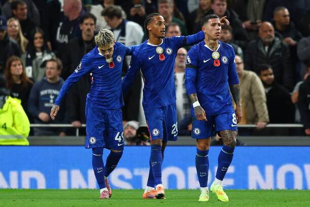 Alejandro Garnacho, Joao Pedro a Enzo Fernández (Chelsea)