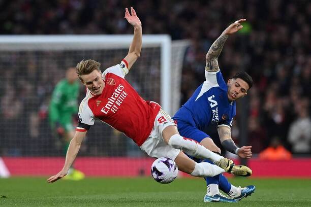 Martin Odegaard (Arsenal) a Enzo Fernández (Chelsea)
