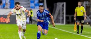 Róbert Mak (Slovan) a Martin Gomola (Ružomberok)