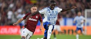 Pri lopte jeden z hráčov Olomouca v zápase AC Sparta Praha vs. SK Sigma Olomouc v rámci 4. kola Chance Liga 2025/2026