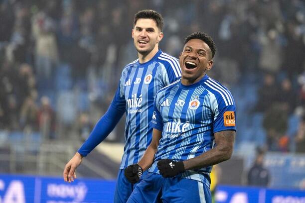 César Blackman a Marko Tolič oslavujú gól do siete Žiliny.
