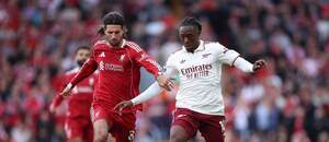 Dominik Szoboszlai (Liverpool) a Eberechi Eze (Arsenal)