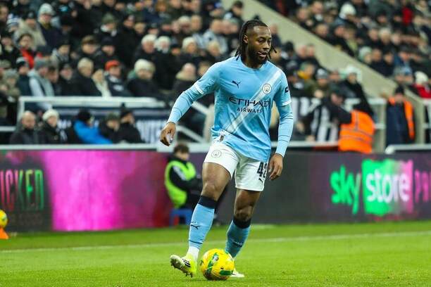 Antoine Semenyo počas debutu v Manchestri City.