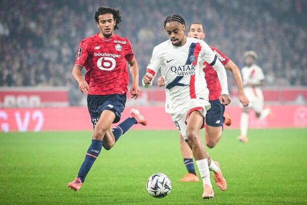 Ayyoub Bouaddi (Lille) a Bradley Barcola (PSG)