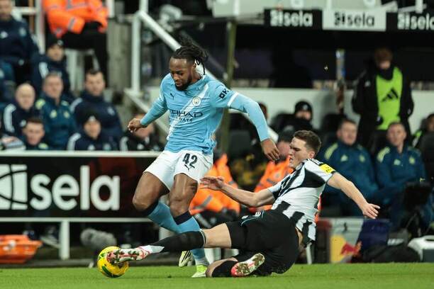 Antoine Semenyo (Man City) a&nbsp;Sven Botman (Newcastle)