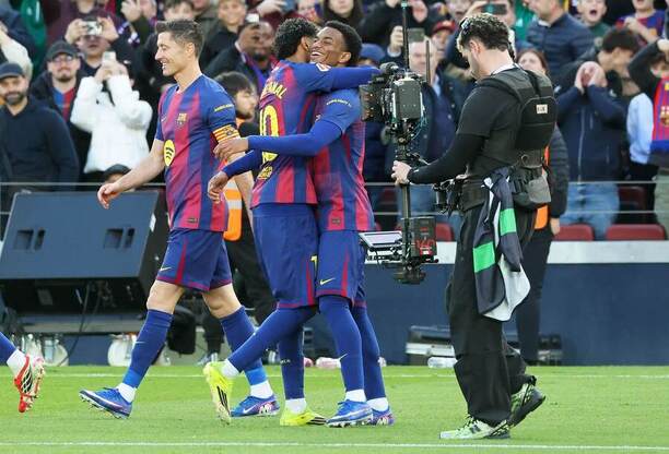 Radosť Lamina Yamala, Alehandra Baldeho a&nbsp;Roberta Lewandowskiho proti Mallorce.