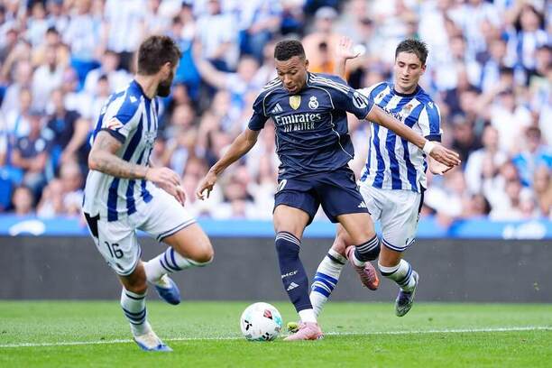 Kylian Mbappé (Real Madrid) v&nbsp;zápase s&nbsp;Realom Sociedad.