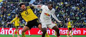 Ramy Bensebaini (BVB) a Johan Bakayoko (Lipsko)