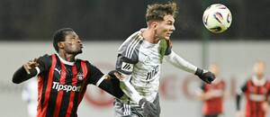 Zľava útočník Trnavy Abdulrahman Taiwo a obranca Podbrezovej Filip Mielke počas zápasu FK Železiarne Podbrezová vs. FC Spartak Trnava v rámci 10. kola Niké ligy 2025/26