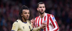 Jules Kounde (Barcelona) a Dávid Hancko (Atl. Madrid)