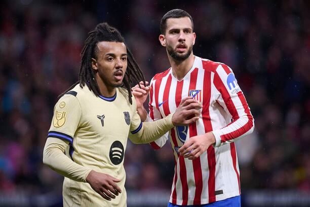 Jules Kounde (Barcelona) a&nbsp;Dávid Hancko (Atl. Madrid)