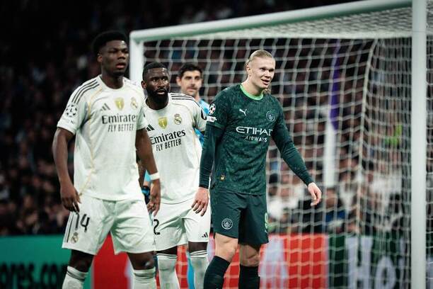 Antonio Rudiger, Aurélien Tchouaméni (obaja Real Madrid) a Erling Haaland (Manchester City)