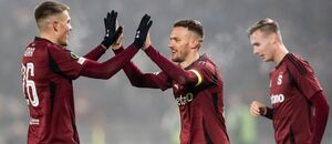 Gólová radosť hráčov Sparty Praha, zľava Patrik Vydra, Lukáš Haraslín a Sivert Mannsverk počas zápasu AC Sparta Praha vs. FC Aberdeen v ligovej fáze Konferenčnej ligy UEFA 2025/2026