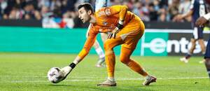 Slovenský brankár Lyonu Dominik Greif počas prvého osemfinálového zápasu proti Celta Vigo