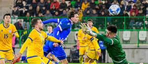 Adrián Fiala dáva gól.