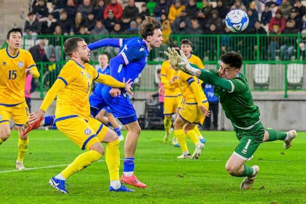 Adrián Fiala dáva gól.