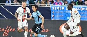 Slovan vs. Trnava, pri lopte Daiki Matsuoka