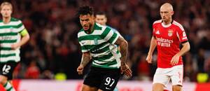 Benfica vs. Sporting. Pri lopte Luis Suarez.