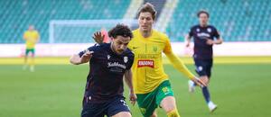 Žilina vs. Dunajská Streda. Na fotke Tsotne Kapanadze (DAC) a Marko Roginič (Žilina).