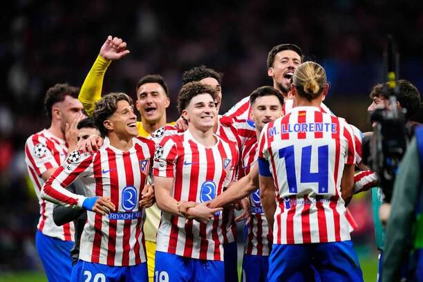 Postupová radosť hráčov Atlético Madrid po štvrťfinálovej odvete s Barcelonou na štadióne Riyadh Air Metropolitano