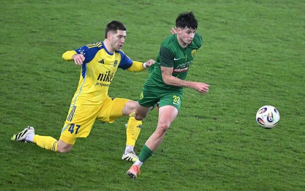 Žilina vs. Košice. Na fotke Leonardo Lukačević (Košice) a&nbsp;Tobiáš Pališčák (Žilina).