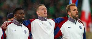 Futbalisti Anglicka, zľava obranca Marc Guéhi, brankár Jordan Pickford a útočník Harry Kane