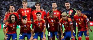Základná zostava Španielska v prvom zápase proti Bulharsku v kvalifikácii na MS vo futbale 2026: na aktuálnej súpiske z nej chýbajú stopéri Robin Le Normand (číslo dresu 3) a Dean Huijsen (5)