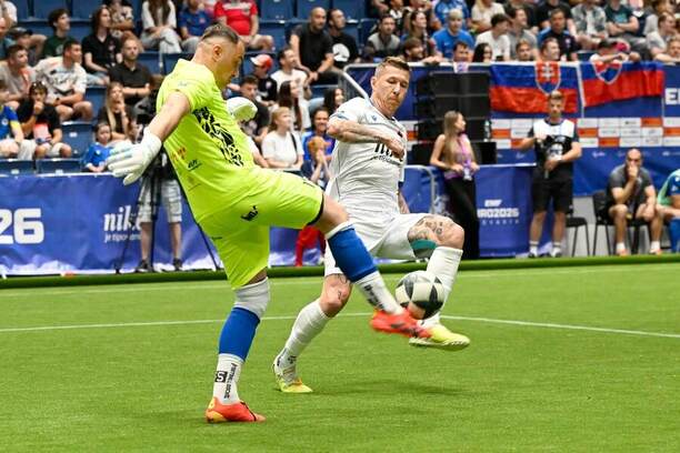 Juraj Kucka (vpravo) počas zápasu Bosna a&nbsp;Hercegovina vs. Slovensko na&nbsp;ME v&nbsp;malom futbale 2026