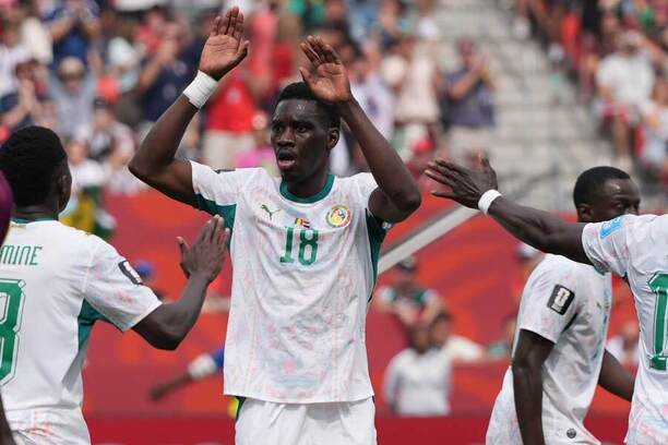 Pravý krídelník Senegalu Ismaïla Sarr (uprostred) sa teší zo&nbsp;svojho gólu v&nbsp;zápase Senegal vs. Irak v&nbsp;skupinovej fáze MS vo&nbsp;futbale 2026