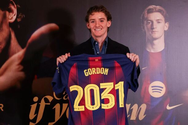 Anthony Gordon po prestupe do Barcelony