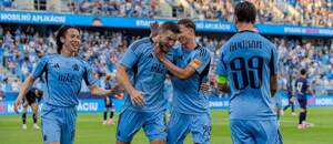 Gólová radosť hráčov ŠK Slovan Bratislava v prípravnom zápase proti Pafosu