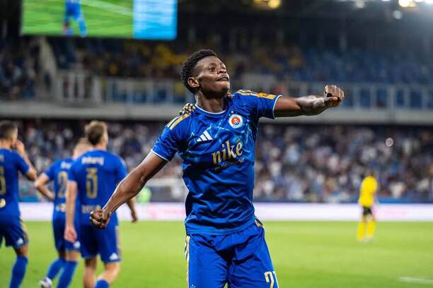 Pravý krídelník Slovana Suleiman Camara oslavuje gól do&nbsp;siete Mjällby v&nbsp;odvetnom zápase 3.&nbsp;predkola Ligy majstrov ŠK Slovan Bratislava vs. Mjällby AIF
