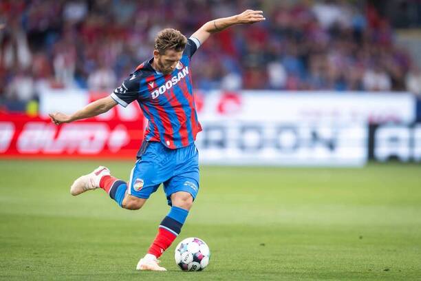 Slovenský záložník Plzne Patrik Hrošovský v&nbsp;zápase FC Viktoria Plzeň vs. FC Zbrojovka Brno v&nbsp;2. kole českej Chance Ligy 2026/27