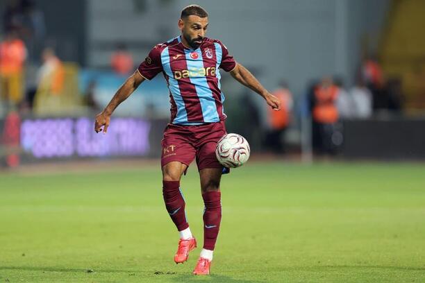 Pravý krídelník Trabzonsporu Mohamed Salah počas zápasu jeho tímu proti Kasimpase v&nbsp;1. kole tureckej Süper Lig 2026/2027