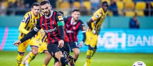 Záložník Trnavy Erik Sabo strieľa gól z penalty do siete Dunajskej Stredy v decembrovom zápase FC DAC 1904 Dunajská Streda vs. FC Spartak Trnava v 17. kole Niké ligy 2025/26