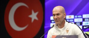 Zinedine Zidane bude mať premiérový zápas na lavičke Francúzska